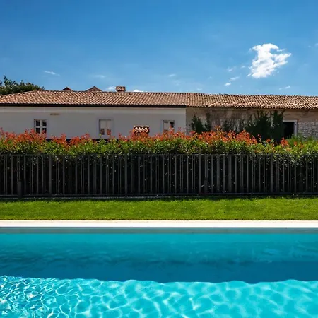 Villa Modern Blagdan With Pool In Porec Nova Vas