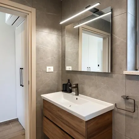 Modern Blagdan With Pool In Porec Villa Nova Vas
