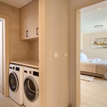 Modern Blagdan With Pool In Porec