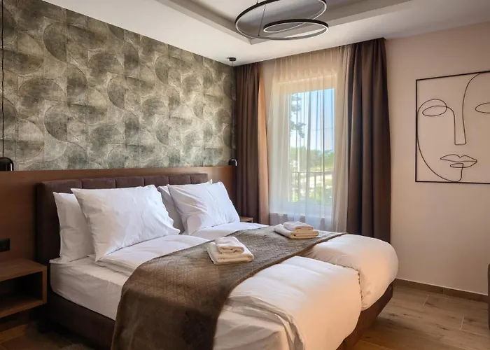 Modern Blagdan With Pool In Porec