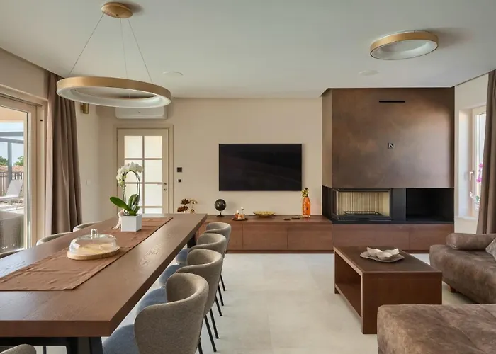 Modern Blagdan With Pool In Porec Vila *