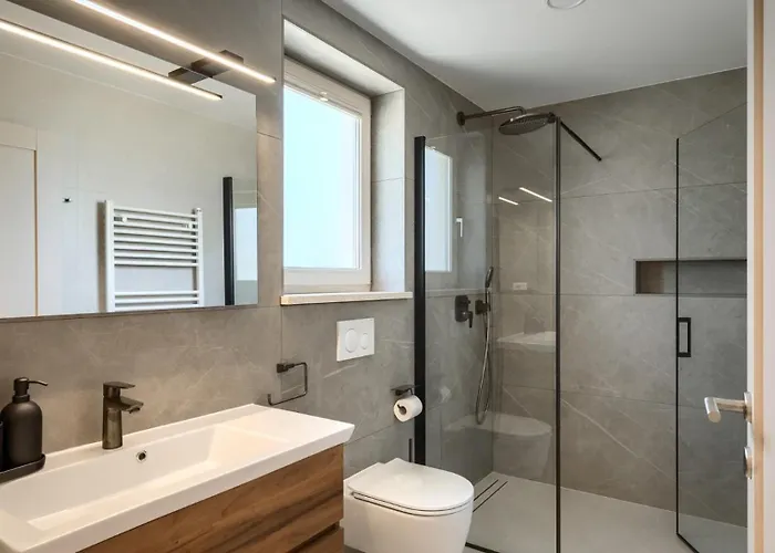 Modern Blagdan With Pool In Porec * Nova Vas (Porec)