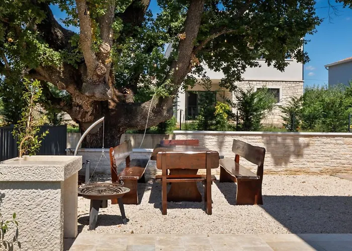 Vila Modern Blagdan With Pool In Porec *