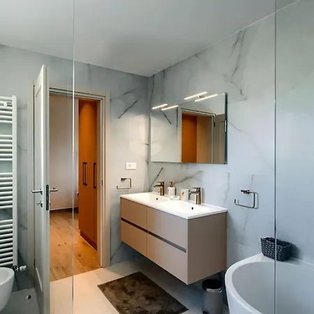 Modern Blagdan With Pool In Porec