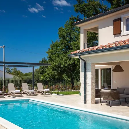 Вилла Modern Blagdan With Pool In Porec Нова-Вас