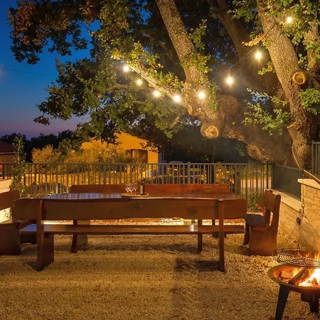 Modern Blagdan With Pool In Porec Вилла