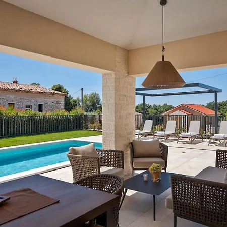 Modern Blagdan With Pool In Porec Villa *