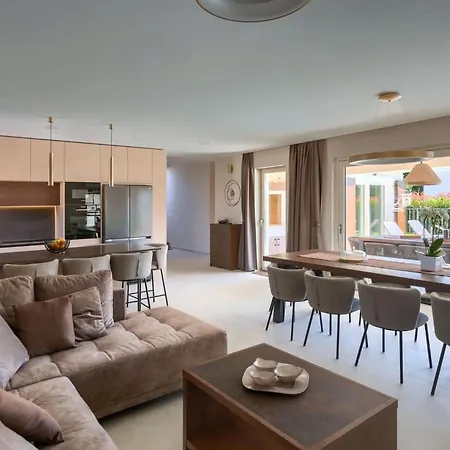 Modern Blagdan With Pool In Porec Villa