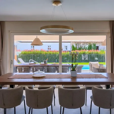Villa Modern Blagdan With Pool In Porec *