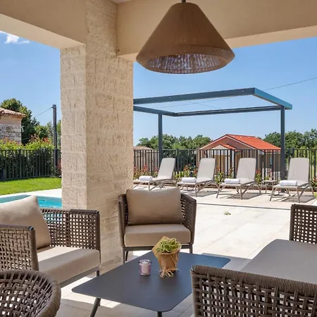 Villa Modern Blagdan With Pool In Porec *